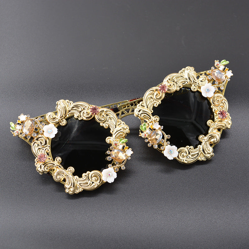New Baroque Retro Hollow Carving Butterfly Sunglasses for Beach Outing, Dazzling Sunglasses