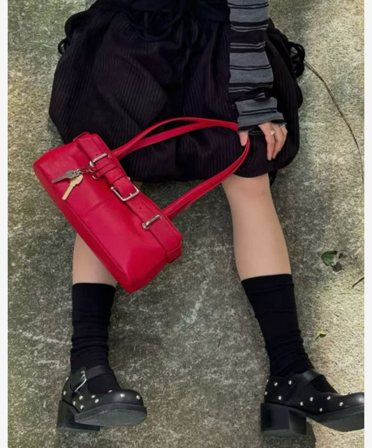 Small niche design bag, internet famous single shoulder handbag, underarm bag, belt buckle, Japanese women's bag