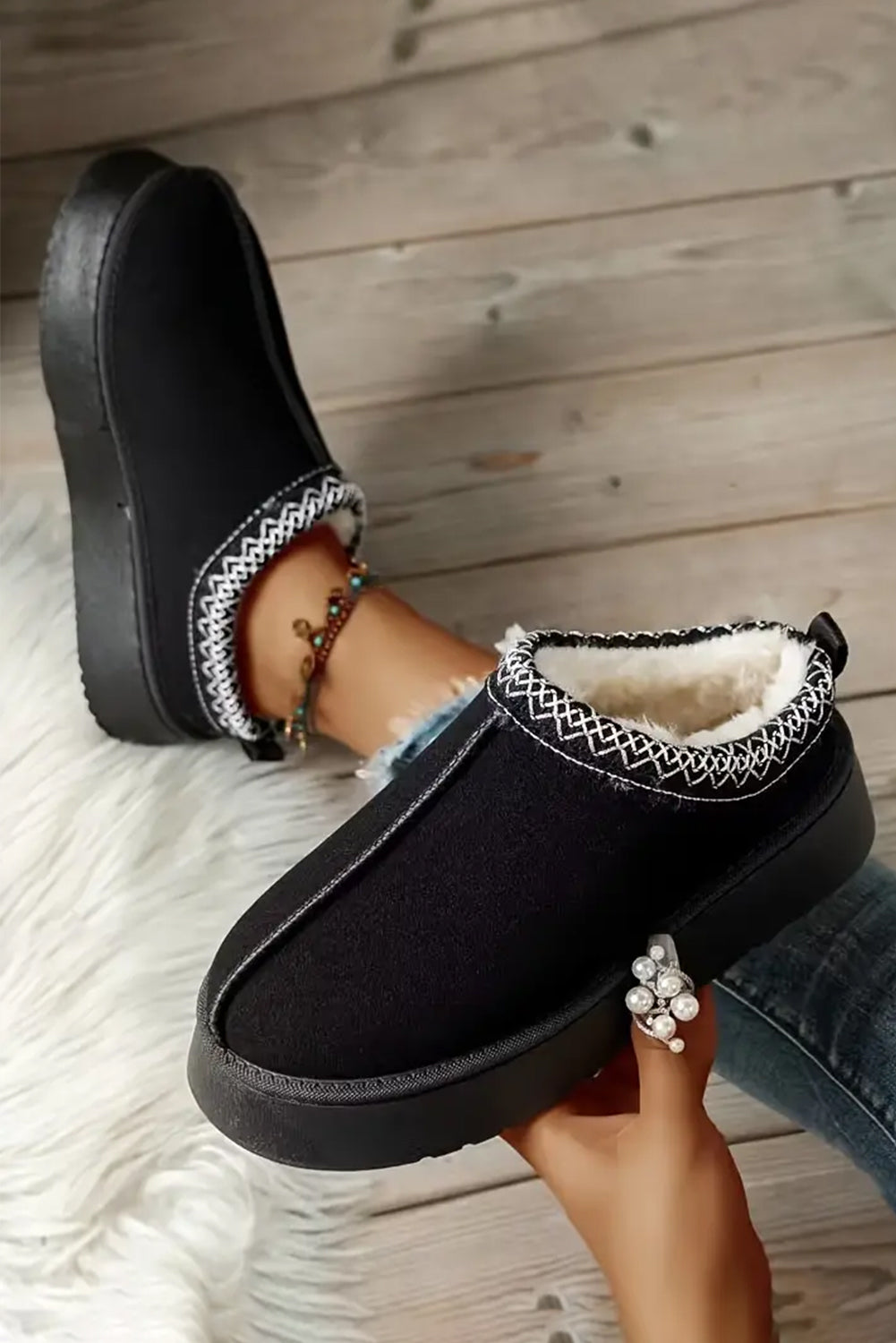 Contrast Print Suede Plush Lined Platform Slippers