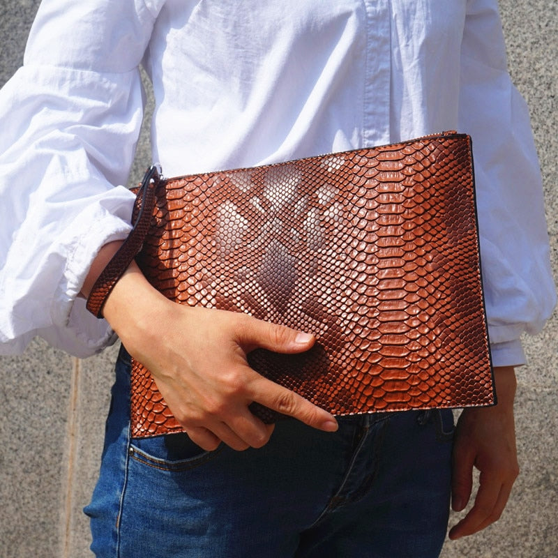 Fashion 3D Python pattern Women Clutch Bag Brand Design Party Envelope Clutches for ladies wallet Free Card Handbag