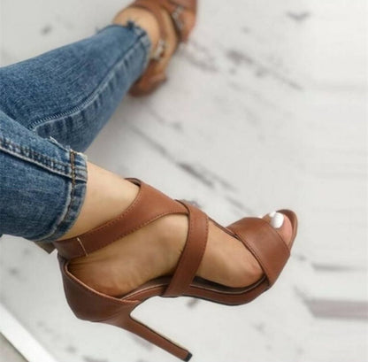 High heels summer new oversized European and American thick heel buckle sandals
